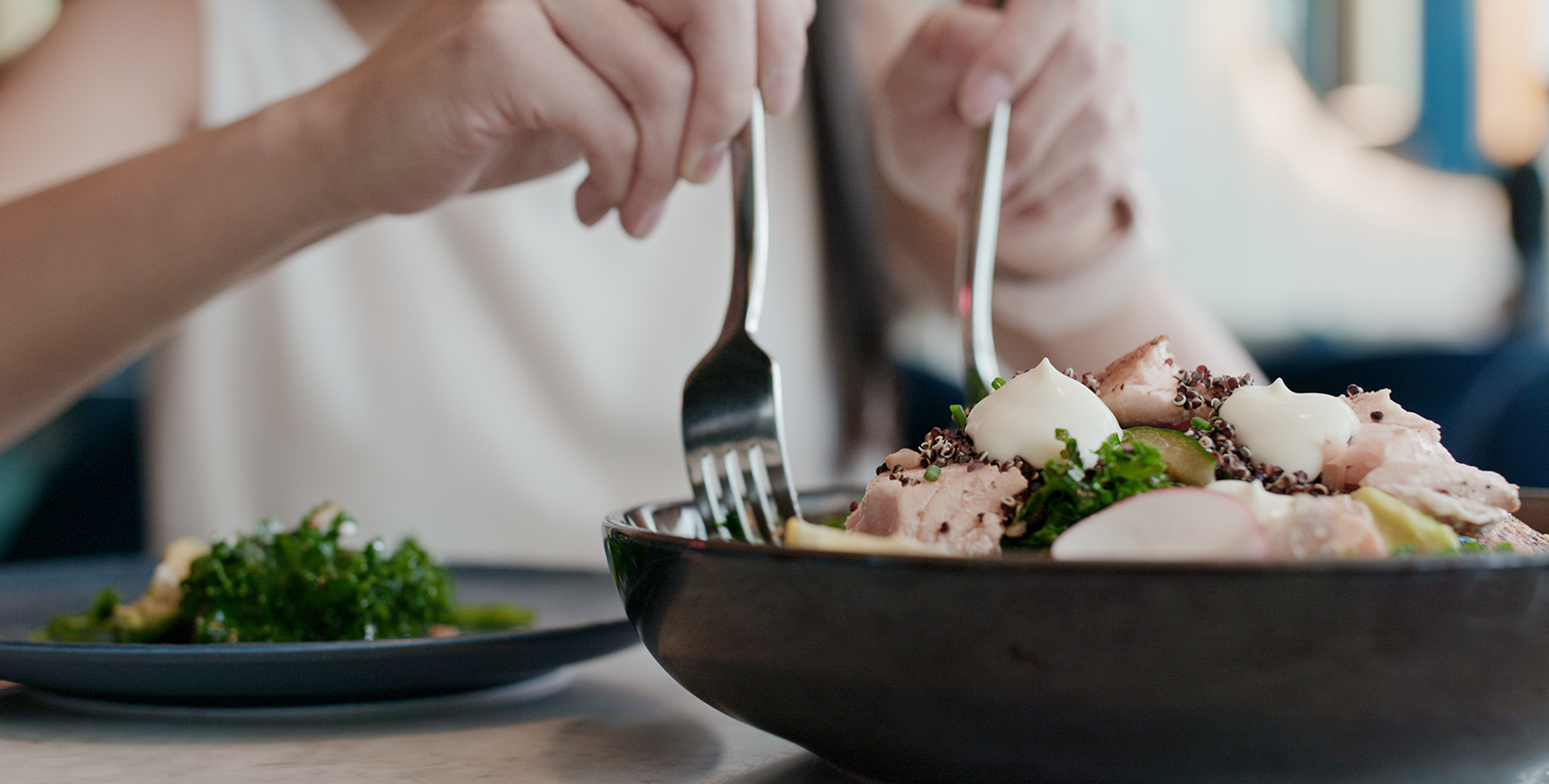 L’assiette anti-arthrose : au-delà des calories